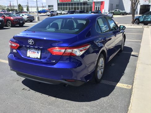 Used 2018 Toyota Camry LE FWD image 5