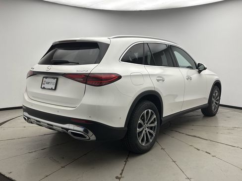 Used 2024 Mercedes-Benz GLC 300 4MATIC image 5
