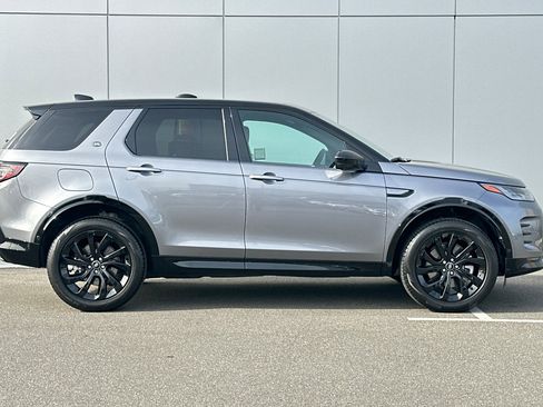 Certified 2025 Land Rover Discovery Sport Dynamic SE image 6