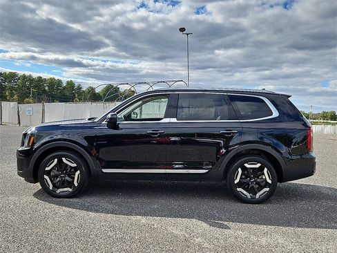 Used 2023 Kia Telluride S image 4