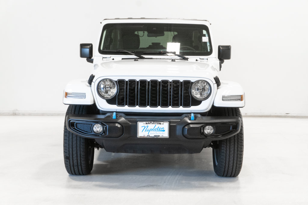 Used 2024 Jeep Wrangler Unlimited w/ Convenience Group AWD/4WD image 5