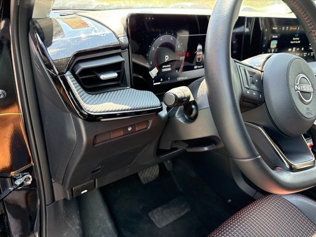 Used 2025 Nissan Kicks SR AWD/4WD image 21