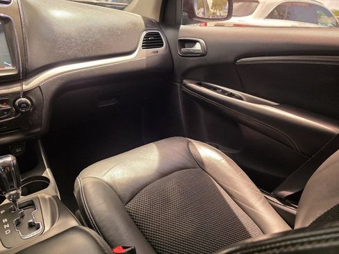 Used 2019 Dodge Journey Crossroad FWD image 14
