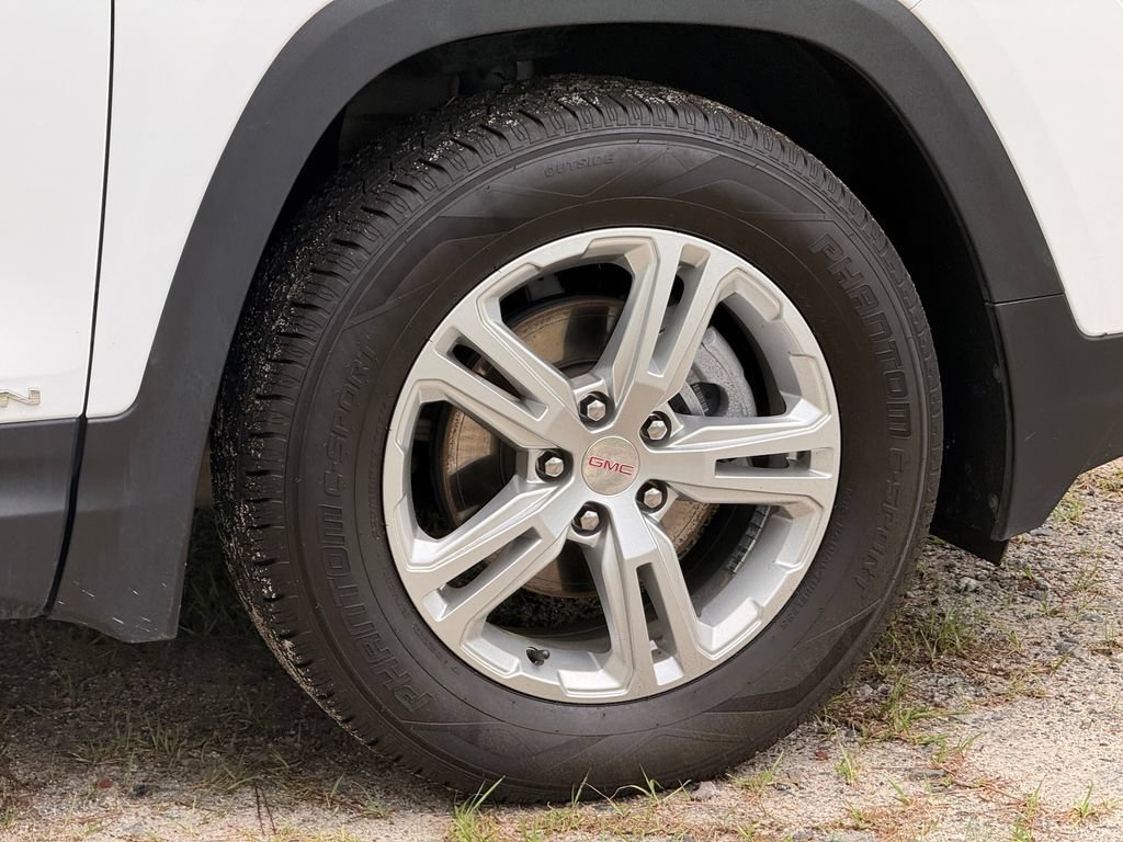 Used 2024 GMC Terrain SLE FWD image 10