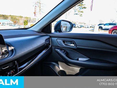 Used 2023 Nissan Rogue SL image 37