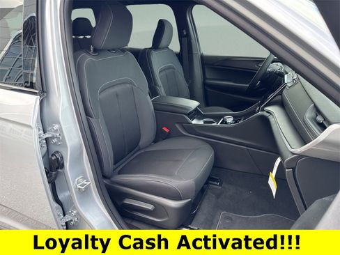 New 2025 Jeep Grand Cherokee Laredo w/ Trailer Tow Package image 38