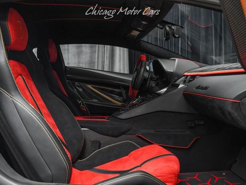 Used 2019 Lamborghini Aventador SVJ AWD/4WD image 21