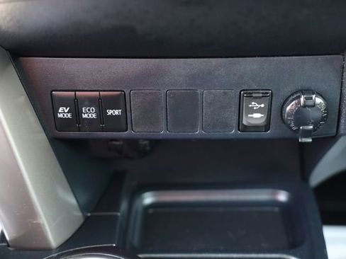 Used 2017 Toyota RAV4 XLE w/ All Weather Liner Package AWD/4WD image 26