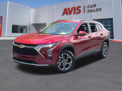 Used 2025 Chevrolet Trax LT w/ LT Convenience Package FWD image 1