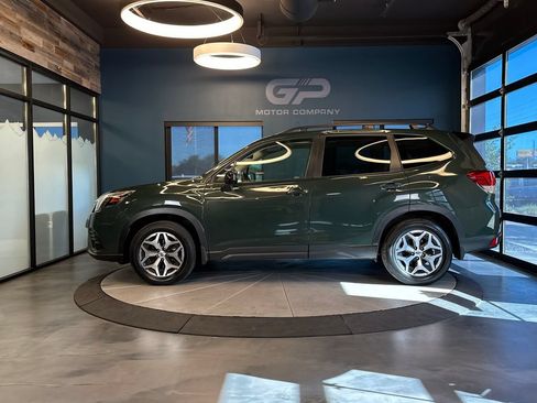 Used 2024 Subaru Forester Premium AWD/4WD image 6