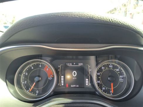 Used 2019 Jeep Cherokee Latitude Plus w/ Comfort/Convenience Group image 15