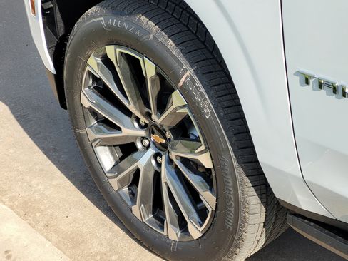 New 2026 Chevrolet Tahoe High Country AWD/4WD image 4