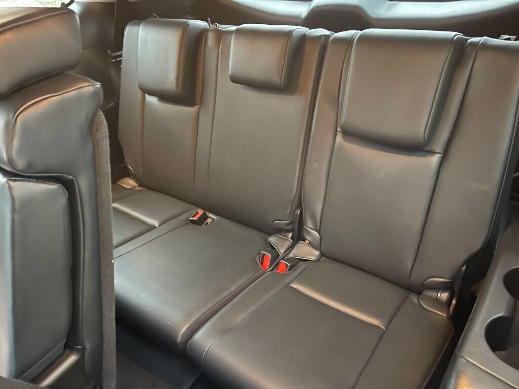Used 2019 Toyota Highlander XLE AWD/4WD image 25