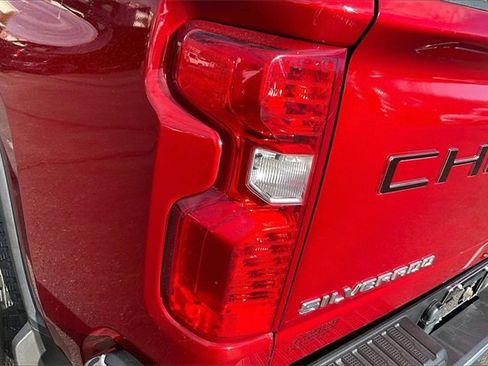 Used 2024 Chevrolet Silverado 2500 LT image 33