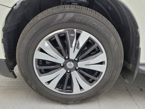 Used 2020 Nissan Pathfinder S image 31