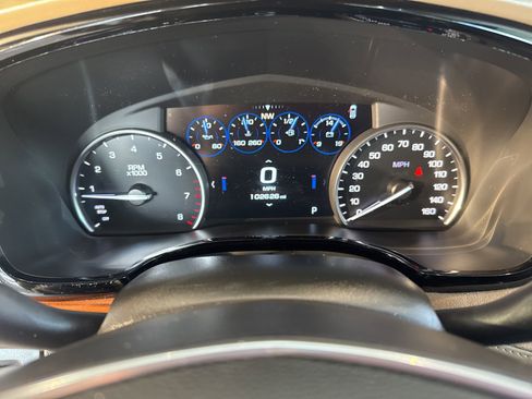 Used 2017 Cadillac XT5 Platinum w/ Driver Assist Package image 31