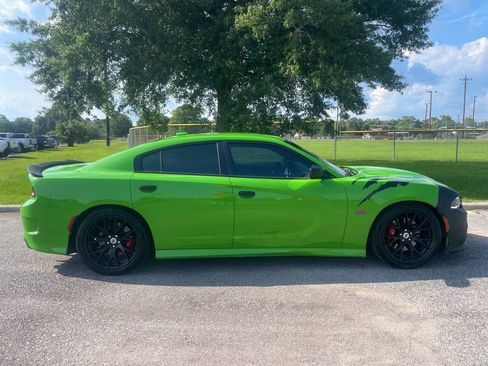 Used 2017 Dodge Charger R/T Scat Pack w/ Beats Audio Group RWD image 8