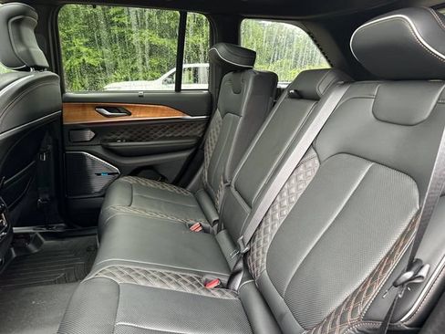 Used 2022 Jeep Grand Cherokee Summit AWD/4WD image 21