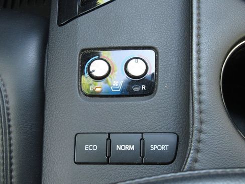 Used 2014 Toyota Avalon Limited FWD image 29