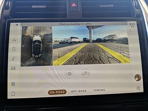 Used 2023 Land Rover Discovery HSE R-Dynamic image 25