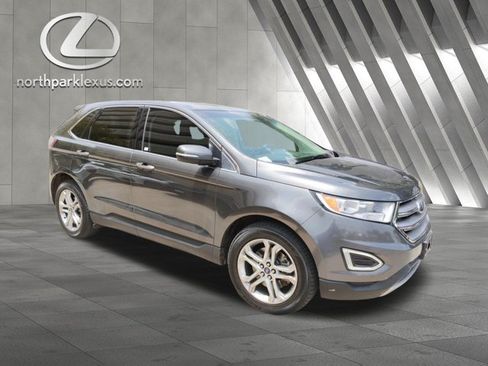 Used 2018 Ford Edge Titanium w/ Technology Package FWD image 5