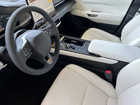 New 2026 Lexus ES 350e FWD image 10
