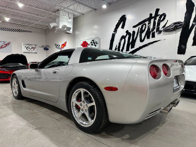 Used 2004 Chevrolet Corvette Coupe w/ Preferred Equipment Group RWD image 4