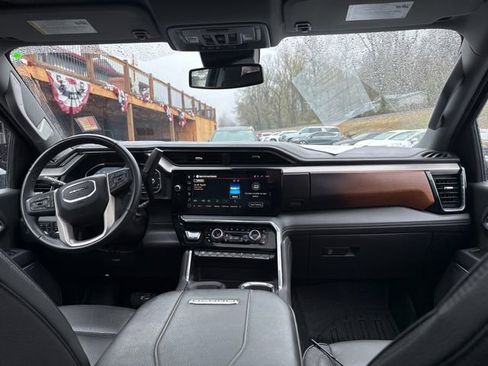 Used 2025 GMC Sierra 3500 Denali image 14