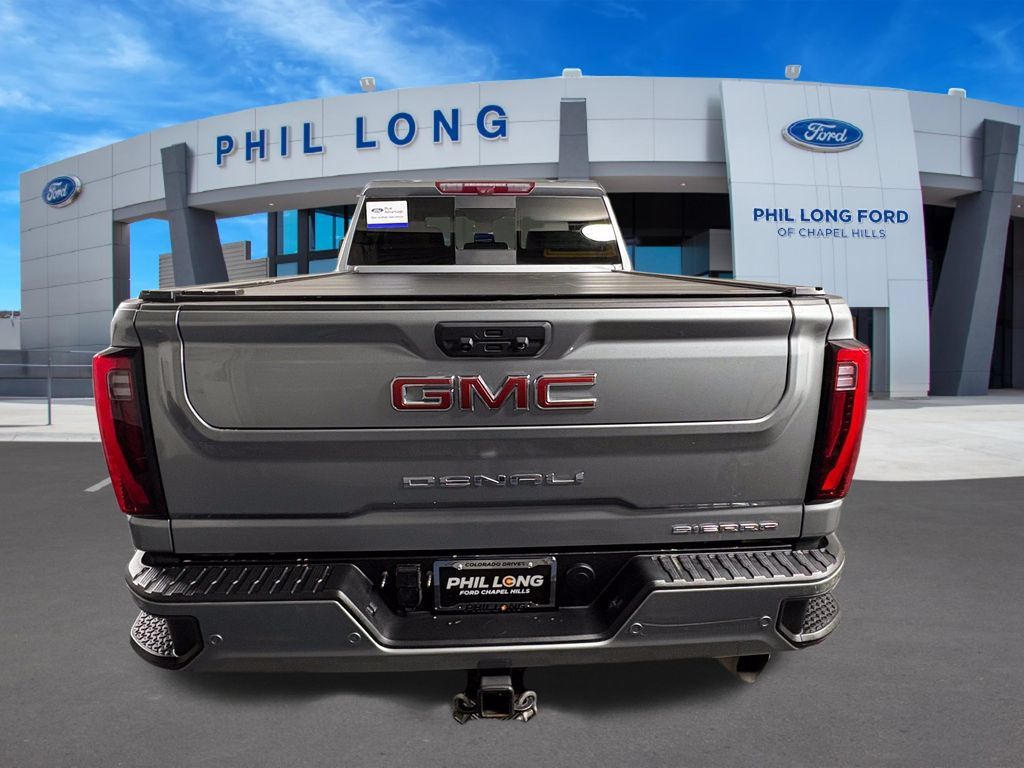 Used 2024 GMC Sierra 3500 Denali w/ Technology Package AWD/4WD image 4