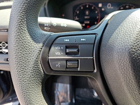 Used 2023 Honda Accord EX image 21