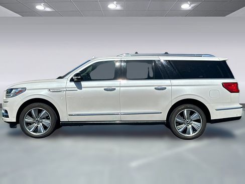 Used 2018 Lincoln Navigator L Reserve w/ Technology Package image 2