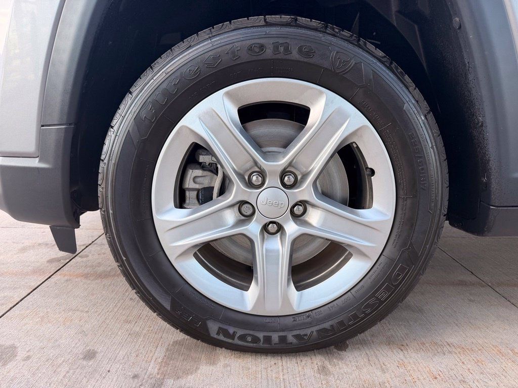 Used 2023 Jeep Compass Latitude w/ Convenience Group AWD/4WD image 14
