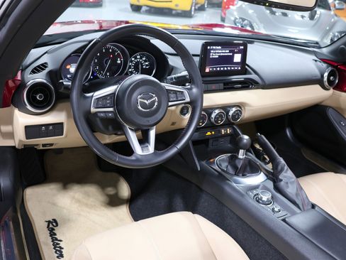 Used 2019 MAZDA MX-5 Miata Grand Touring w/ Appearance Package image 25