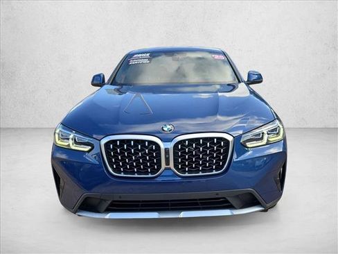 Used 2025 BMW X4 xDrive30i AWD/4WD image 2
