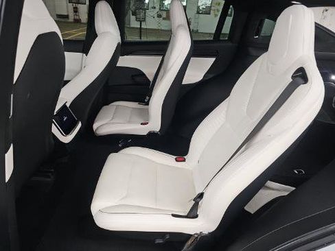 Used 2022 Tesla Model X Plaid image 7