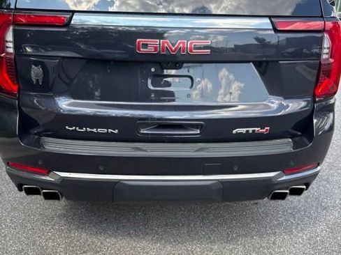 Used 2025 GMC Yukon AT4 w/ AT4 Premium Plus Package AWD/4WD image 11