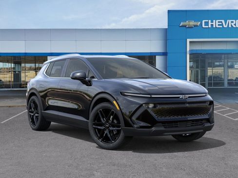 New 2026 Chevrolet Equinox EV LT w/ LPO, Blackout Package FWD image 8