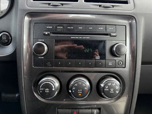 Used 2013 Dodge Challenger SXT image 14