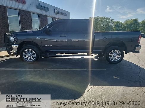 Used 2020 RAM 2500 Big Horn w/ Level 1 Equipment Group AWD/4WD image 2