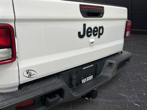 Used 2021 Jeep Gladiator Sport AWD/4WD image 35
