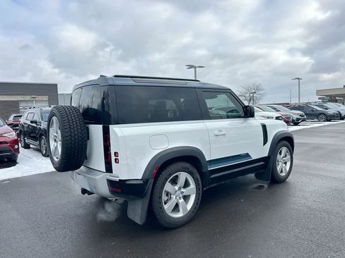Used 2025 Land Rover Defender 90 S image 13