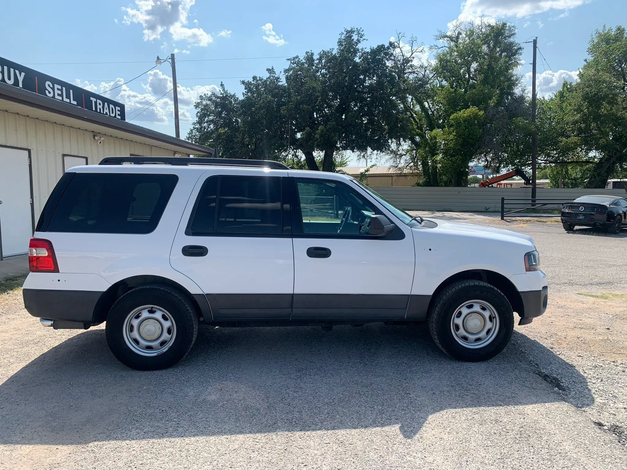 Used 2017 Ford Expedition XL w/ Fleet Convenience Package AWD/4WD image 35