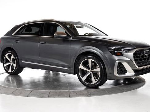 Used 2024 Audi SQ8 Prestige AWD/4WD image 8