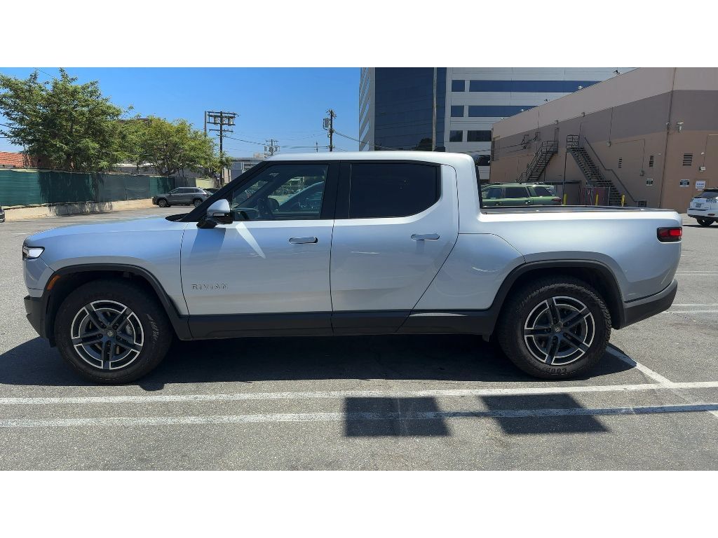 Used 2026 Rivian R1T Adventure Dual AWD/4WD image 2
