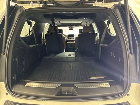 Certified 2023 Chevrolet Suburban High Country w/ Advanced Technology Package AWD/4WD image 31