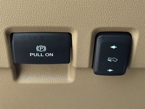 Used 2023 Ford F350 Lariat w/ Chrome Package image 24