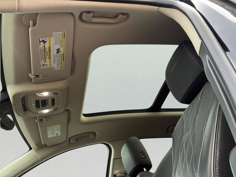 Used 2021 Buick Envision Avenir w/ Technology Package II image 15