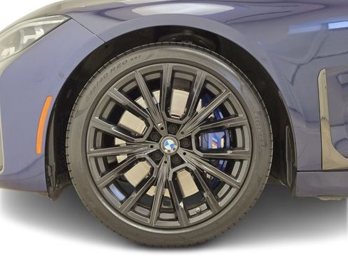 Used 2022 BMW 740i w/ M Sport Package image 13