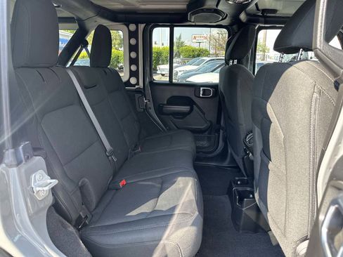 Used 2021 Jeep Wrangler Unlimited Sport image 17