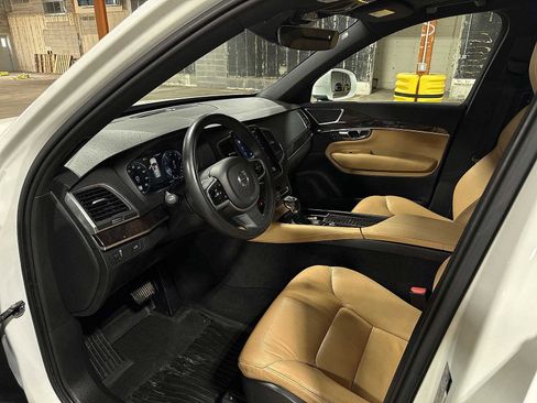 Used 2019 Volvo XC90 T6 Momentum image 32